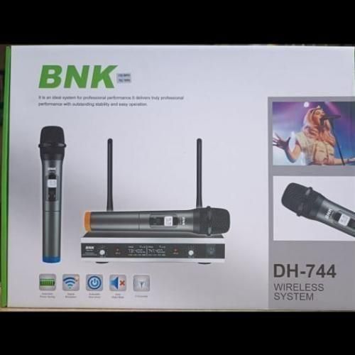 BNK Dh – 744 Wireless Microphone System